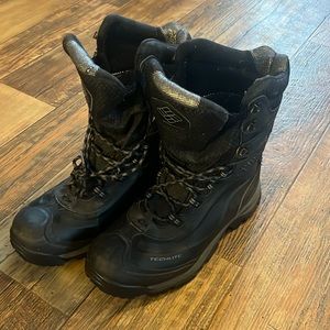 Men’s Columbia boots size 11